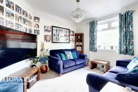35 Ashley Downs, Lowestoft, NR32 4EX