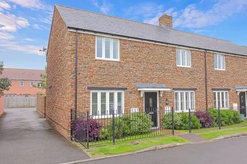 4 bedroom end of terrace house for sale, Russell Street, Banbury OX15