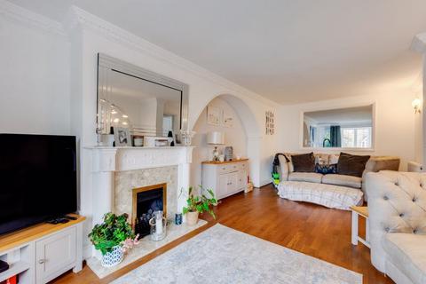 4 bedroom semi-detached house for sale, Monkton Road, Welling DA16