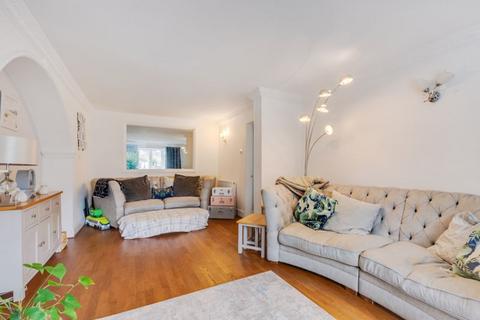 4 bedroom semi-detached house for sale, Monkton Road, Welling DA16