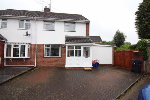 3 bedroom semi-detached house for sale, Barnett Close, Kingswinford DY6