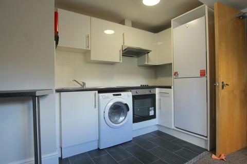 3 bedroom apartment to rent, Colum Road, Cardiff CF10