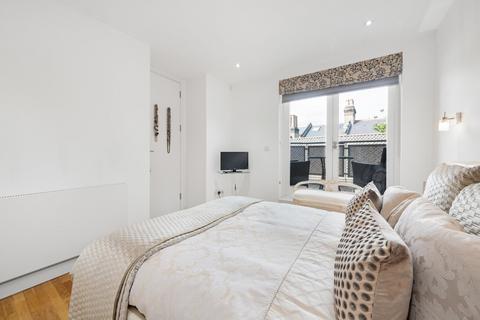 3 bedroom mews for sale, Octavia Mews, London, W9