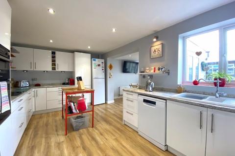 90 Great Close, South Witham, Grantham, NG33 5QJ
