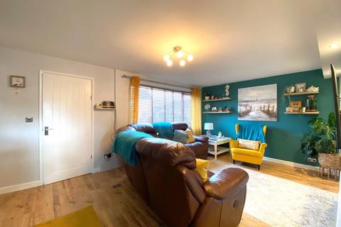 90 Great Close, South Witham, Grantham, NG33 5QJ