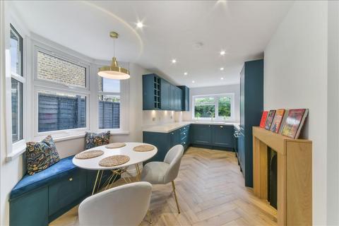 30 Reynolds Road, London, SE15 3AH