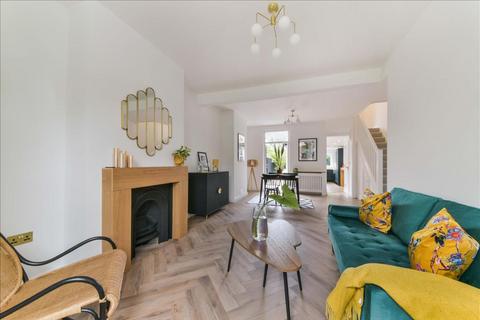 30 Reynolds Road, London, SE15 3AH