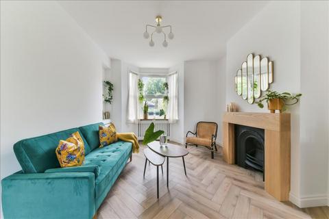 30 Reynolds Road, London, SE15 3AH