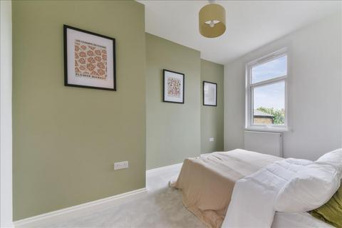 30 Reynolds Road, London, SE15 3AH