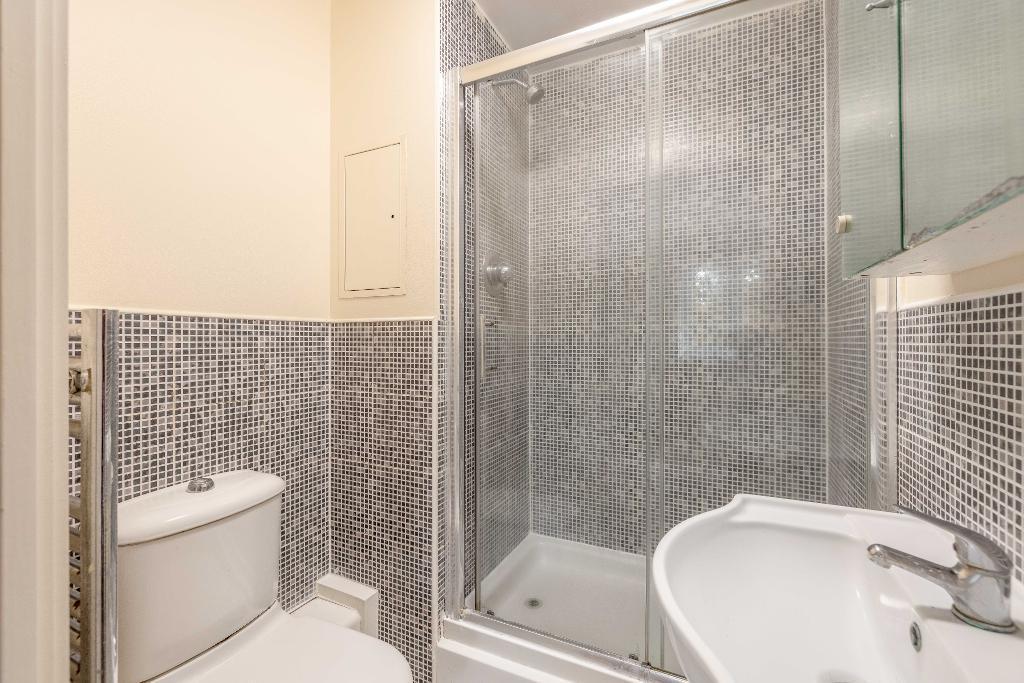 Ensuite Shower room