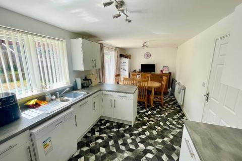 4 bedroom detached house for sale, Kestrel Road, Redbrook, Barnsley, S75 1AL
