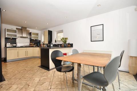 3 Dickens Court, Old Langho, Blackburn, BB6 8HT