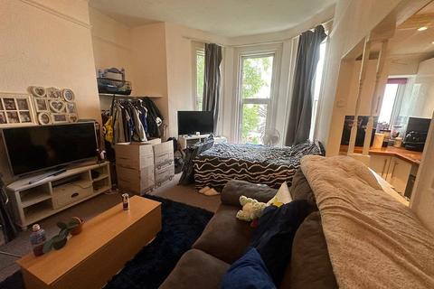 1 bedroom flat to rent, Compton Street, Eastbourne, East Sussex, BN21 4BB