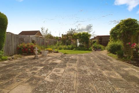 6 Castle Drive, Northborough, Peterborough, PE6 9DG
