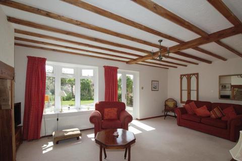 6 Castle Drive, Northborough, Peterborough, PE6 9DG