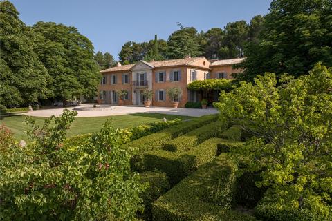 14 bedroom country house, Aix-En-Provence, Bouches-Du-Rhone, France