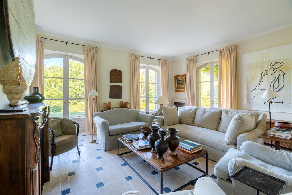 Bastidon Living Room