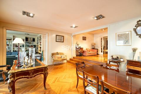 5 bedroom apartment, Flat For Sale In Sant Gervasi, Sant Gervasi, Barcelona