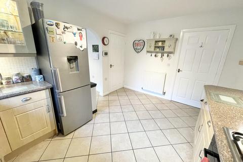 6 Connaught Drive, Thornton-cleveleys, FY5 4FT