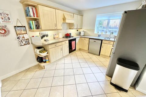 6 Connaught Drive, Thornton-cleveleys, FY5 4FT