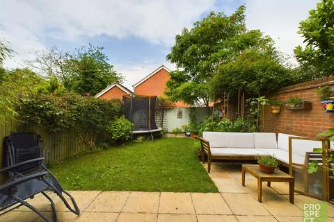 3 bedroom semi-detached house for sale, George Palmer Close, Reading, Berkshire, RG2