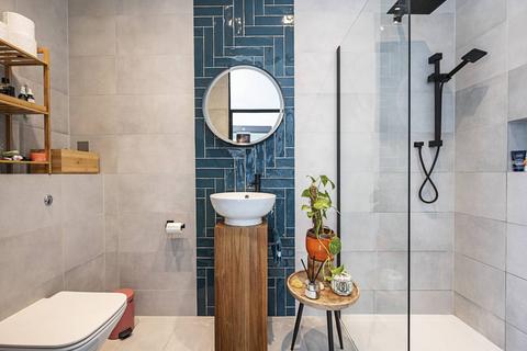 65 Squirries Street, London, E2 6AJ