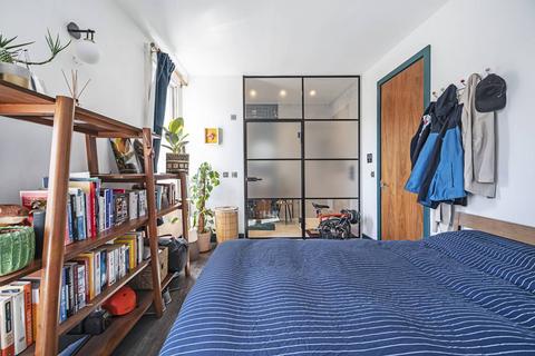 65 Squirries Street, London, E2 6AJ