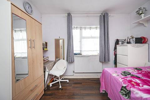 1 bedroom flat for sale, Tarling Street, Tower Hamlets, London, E1