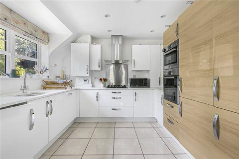 4 bedroom flat for sale, King Harry Lane, St. Albans, Hertfordshire