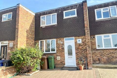 3 bedroom terraced house to rent, Berkley Hill, Stanford-le-Hope SS17
