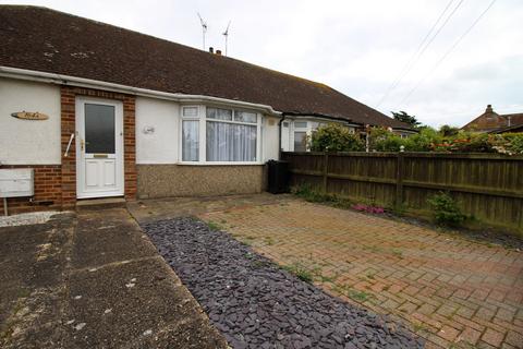 1 bedroom bungalow to rent, London Road, Clacton-on-Sea