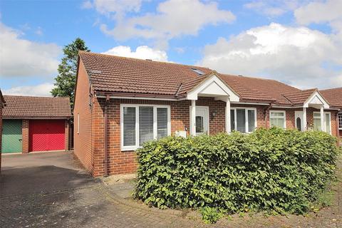 2 bedroom bungalow for sale, Marshall Court, Bedford, Bedfordshire, MK41