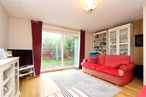 32 Calvards Croft, Greenleys, Milton Keynes, MK12 6AP