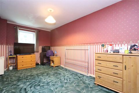 32 Calvards Croft, Greenleys, Milton Keynes, MK12 6AP