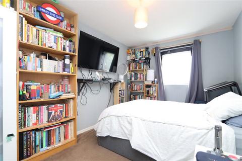 32 Calvards Croft, Greenleys, Milton Keynes, MK12 6AP