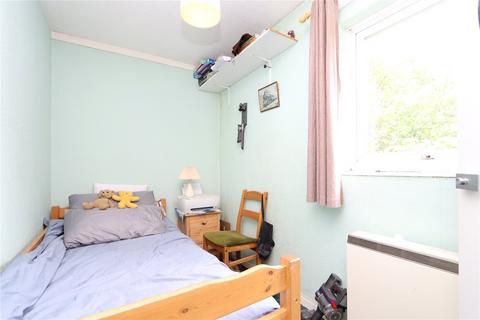 32 Calvards Croft, Greenleys, Milton Keynes, MK12 6AP