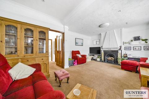 4 bedroom semi-detached house for sale, Cambridge Avenue, Welling