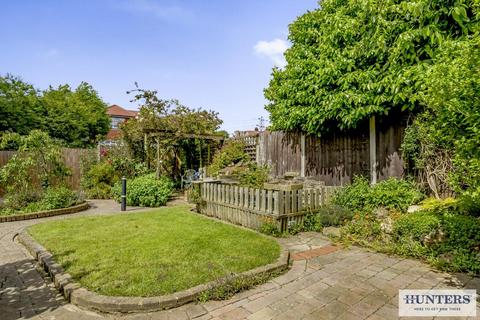 4 bedroom semi-detached house for sale, Cambridge Avenue, Welling