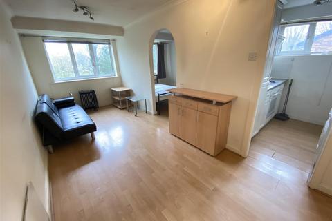 1 bedroom flat to rent, Heatherfield Court, Wilmslow, Cheshire