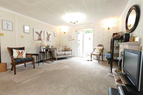 2 bedroom mobile home for sale, California Country Park Homes, Nine Mile Ride, Finchampstead, Wokingham, RG40 4HT