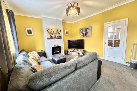 3 bedroom terraced house for sale, Hollin Hurst, Allerton Bywater, Castleford