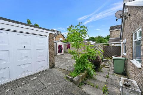 2 bedroom detached bungalow for sale, Redwood Way, Yeadon, Leeds