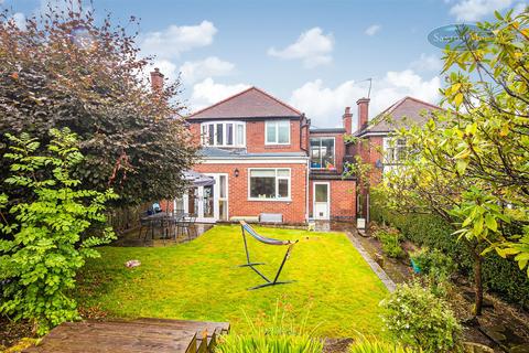 8 Worrall Drive, Worrall, Sheffield, S35 0AT