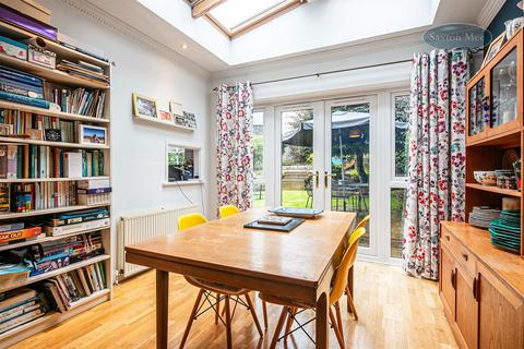 8 Worrall Drive, Worrall, Sheffield, S35 0AT