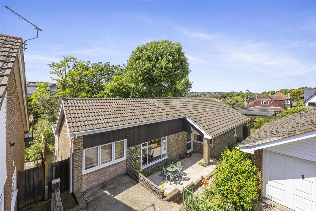 Fairlie Gardens, Surrenden, Brighton 3 bed detached bungalow for sale