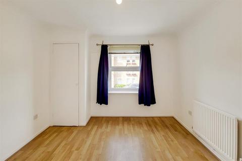1 bedroom flat to rent, Cedar Court, 54 Valmar Road, SE5 9NH