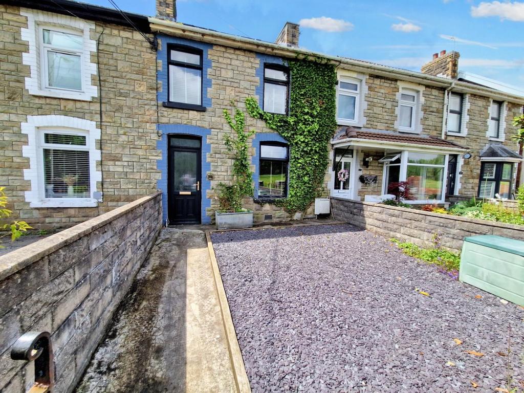 Hendre Road, Pencoed, Bridgend 3 bed terraced house - £215,000