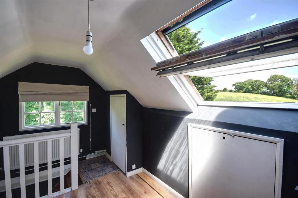 Attic bedroom 3