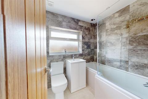 122 Marling Way, Gravesend, DA12 4RE
