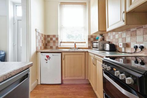2 bedroom end of terrace house for sale, Hough Tree Terrace, Leeds